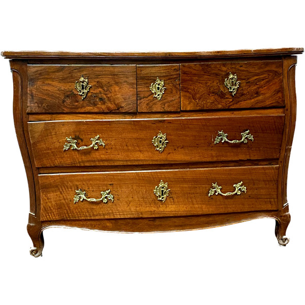 Commode Louis XV galbée en noyer massif Epoque XVIII siècle