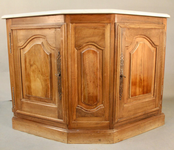 Encoignure De Boiserie En Noyer Dessus Carrare