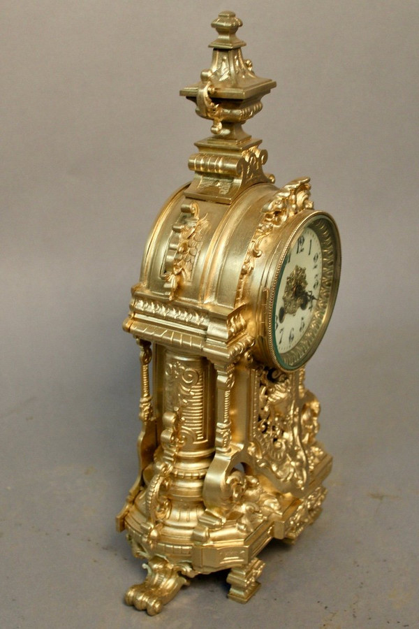 Pendule En Bronze De Style Baroque