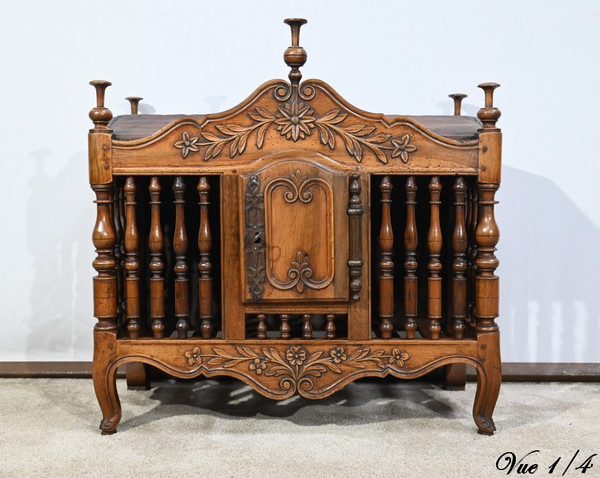 Small Provençal Panetière in Walnut - Early 19th century