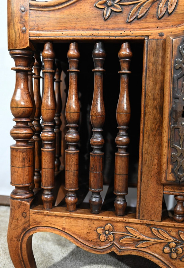 Small Provençal Panetière in Walnut - Early 19th century