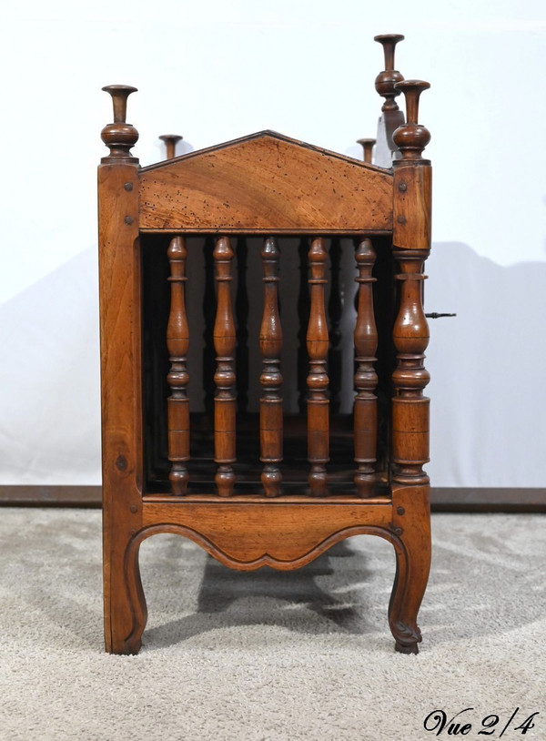 Small Provençal Panetière in Walnut - Early 19th century