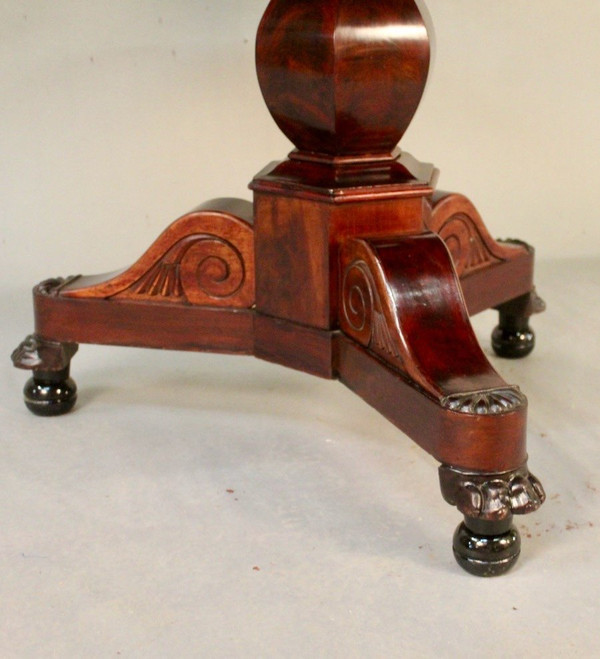 Restoration Period Pedestal Table In Mahogany Tripod Leg