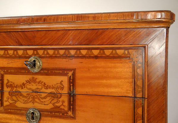 Small Italian Commode Marquetry Rose Wood Phoenix Birds 18th Century