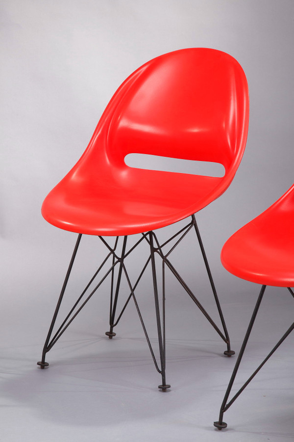 Set di quattro sedie con basi nello stile di Charles Eames