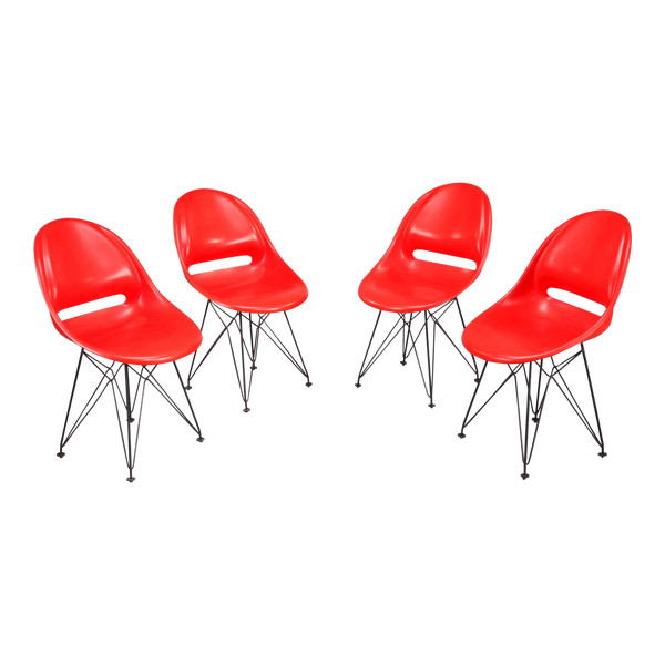 Set di quattro sedie con basi nello stile di Charles Eames