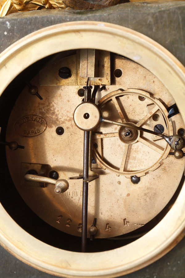 Pendule horloge "Esméralda" ou "La danseuse au tambourin"