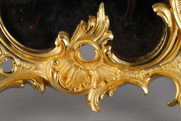 Miroir à poser en bronze doré de style Louis XV