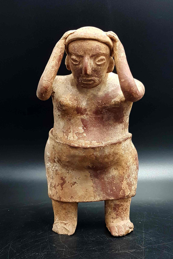 Femme portant une jarre, Culture Jalisco, Mexique