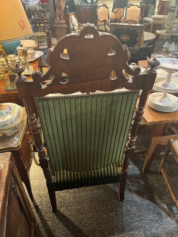 Large so-called "castle" armchair - Walnut - Mascaron - c. 1880.