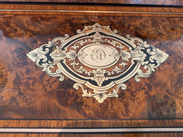 Napoleon III writing desk in marquetry and cedar burr 19th century