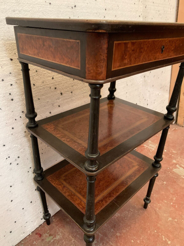 Napoleon III three-leaf sellette / Console