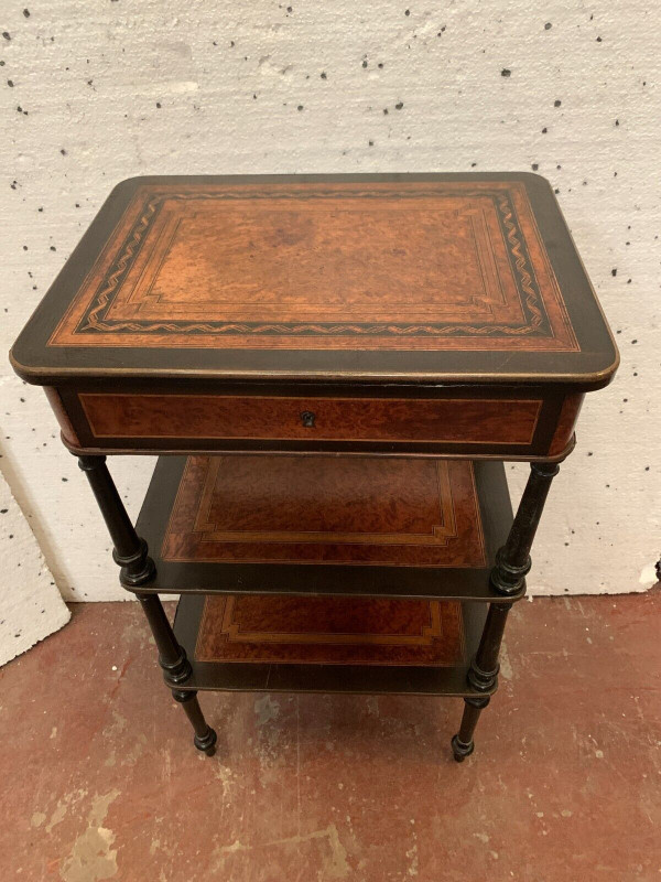 Napoleon III three-leaf sellette / Console