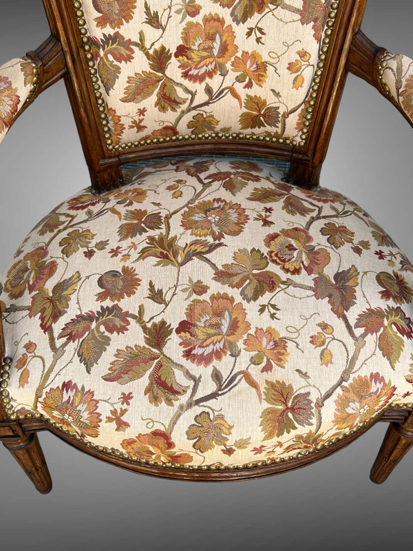 PAIR OF EIGHTEENTH CENTURY LOUIS XVI CABRIOLET CHAIRS WITH UMBRELLATED BEECH BACKS