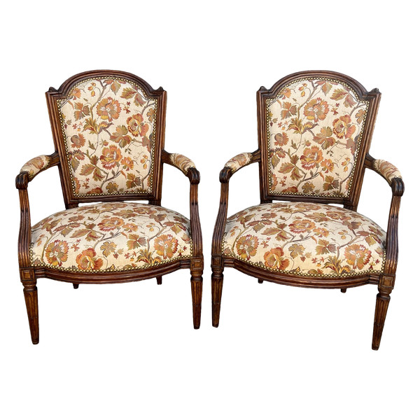 PAIR OF EIGHTEENTH CENTURY LOUIS XVI CABRIOLET CHAIRS WITH UMBRELLATED BEECH BACKS