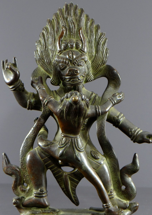 Tibet, premier tiers du XXème siècle, intéressant groupe en bronze figurant Yama.