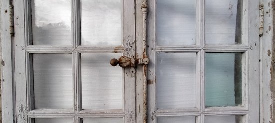 Alte Bogenfenster aus dem 18. Jahrhundert alte Verglasung Tür Holzarbeiten