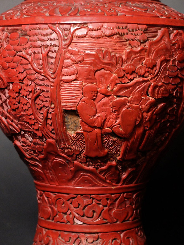 Paire de vases chinois en laque de cinabre - XIXème siècle