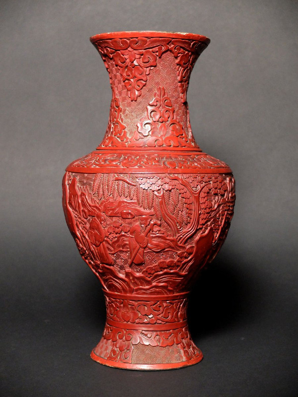 Paire de vases chinois en laque de cinabre - XIXème siècle