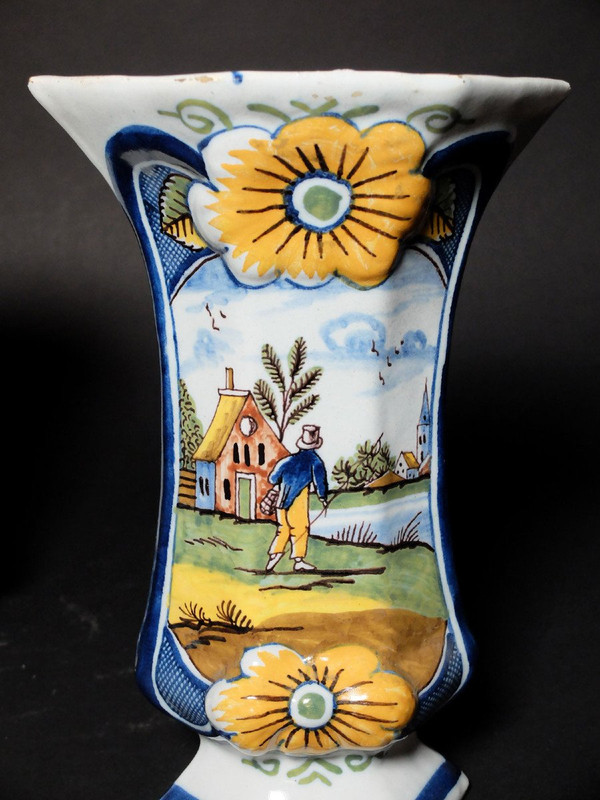 Paire de vases en faïence de Delft - XIXème siècle