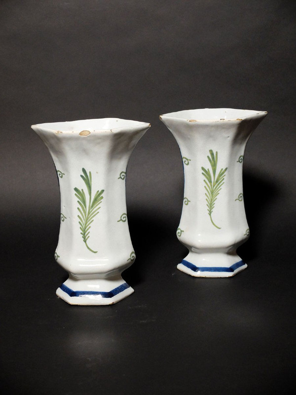 Paire de vases en faïence de Delft - XIXème siècle