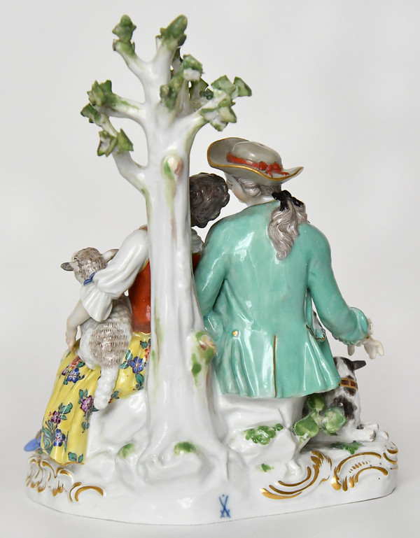 Groupe en porcelaine de Meissen représentant Couple d’amoureux sous un arbre, Modèle D19