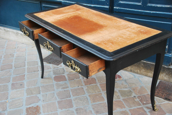 Louis XV period Black Lacquered Wood Flat Desk, 18th century