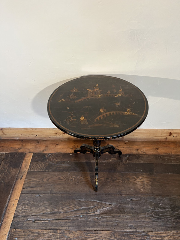 Chinese-style coffee table from the 1800s