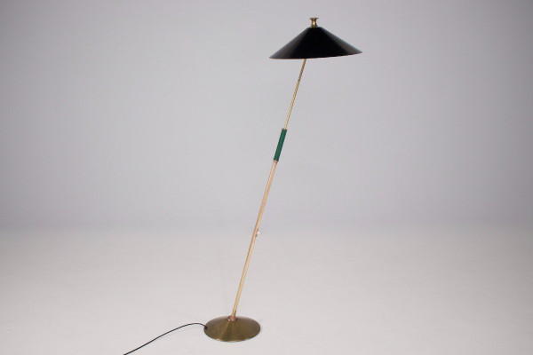 Lampadaire Inclinable Moderniste.