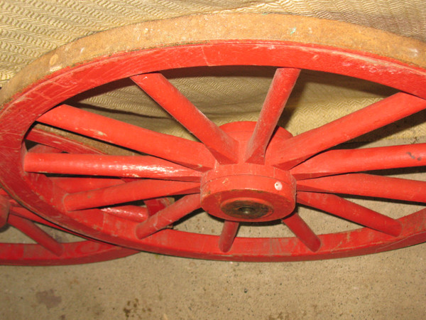 Pair of small carriage wheels in wood and iron 19th century Perfect condition