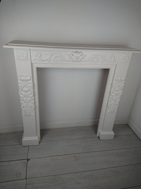 Fireplace mantel