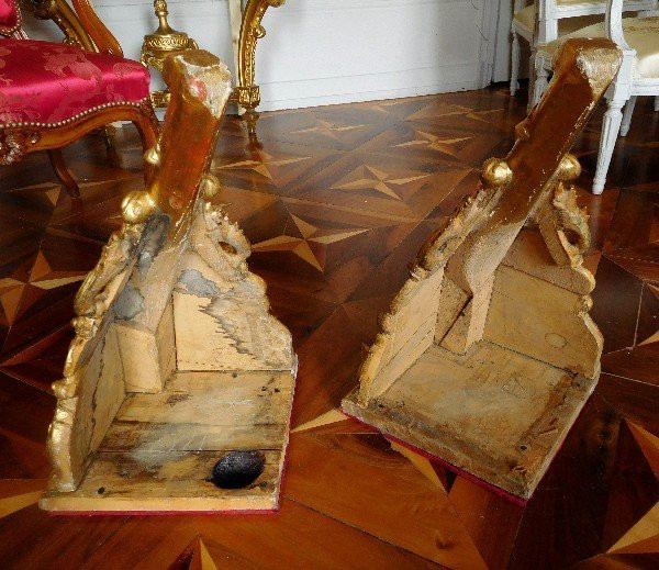 Pair Of Large Stairwell Corner Consoles - Regency Style In Golden Wood 19th