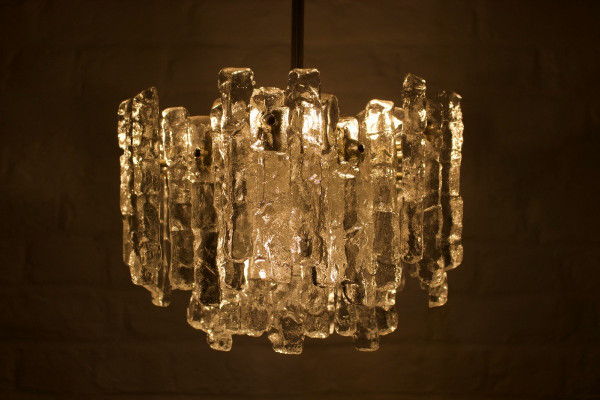 Kalmar “Ice Glass” chandelier.