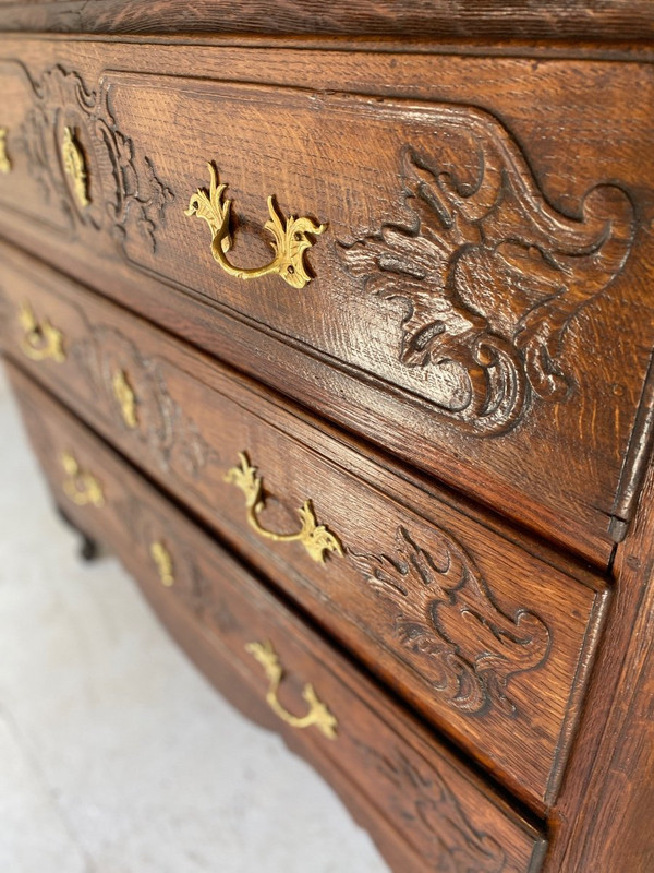 Louis XV Carved Chest of Drawers