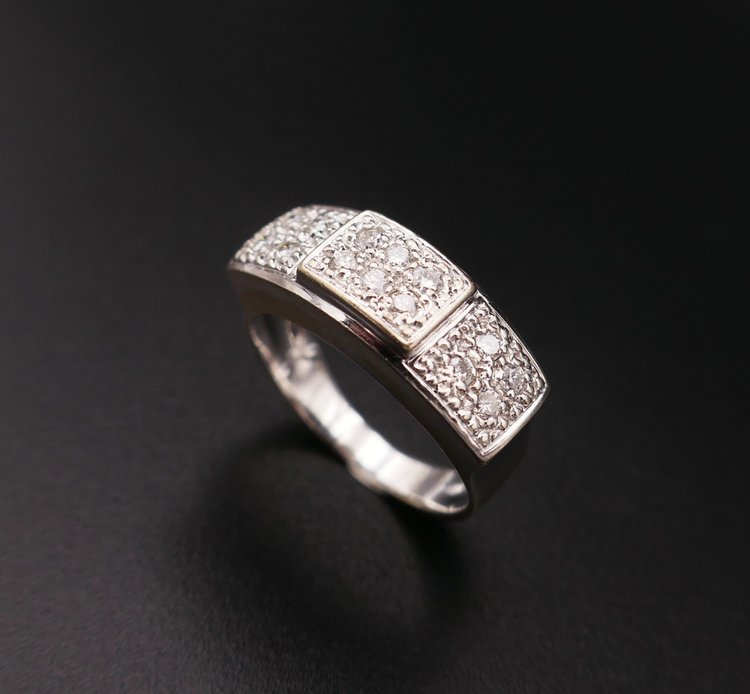 Bague Diamants, Or Blanc 18 Carats.