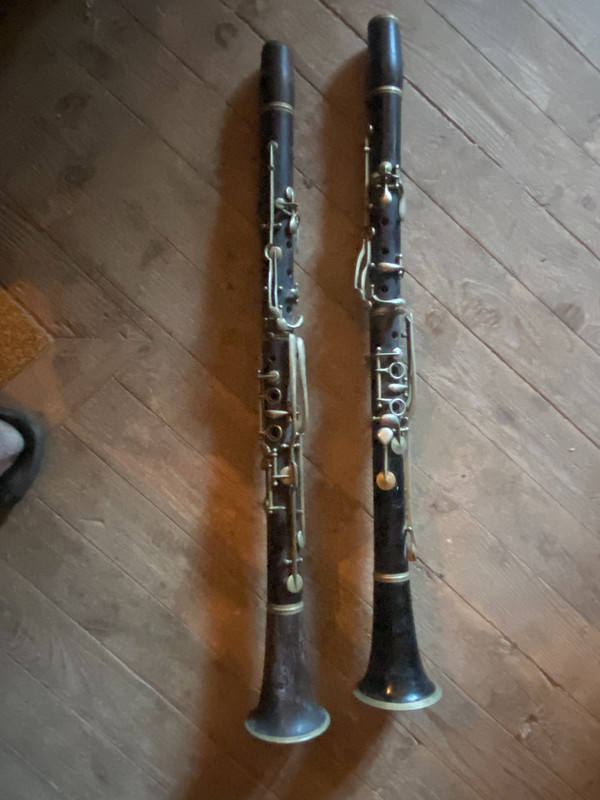  Belle Paire de clarinettes fin 19ème en palissandre sombre et bronze nickelé de belle qualité