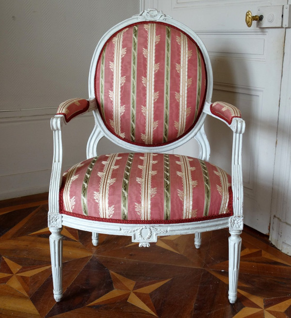 Living Room Furniture - 6 Louis XVI Period Queen Armchairs with Medallion Backrest