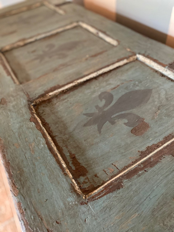 18th Century Patina Wedding Chest With Small Salt Boxes