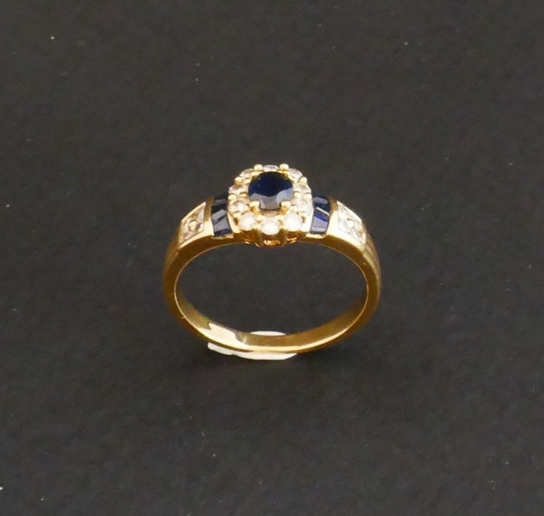 Ring Saphire Und Diamanten, 18 Karat Gold.