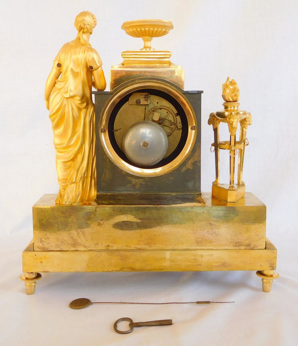 Ravrio, Pendule d'époque Empire En Bronze Patiné Et Doré Au Mercure - Signée