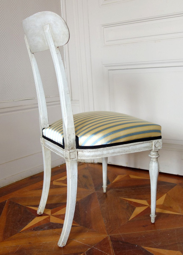 Pair of elegant Directoire-period etruscan chairs in the Jacob taste