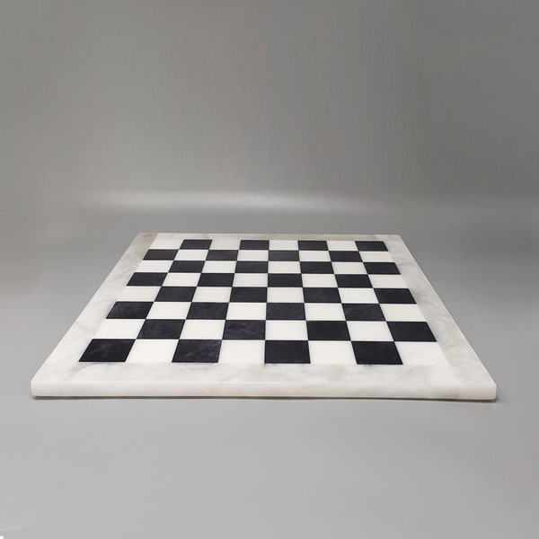 1970 Beautiful handmade Volterra alabaster black and white chess set. Made in Italy