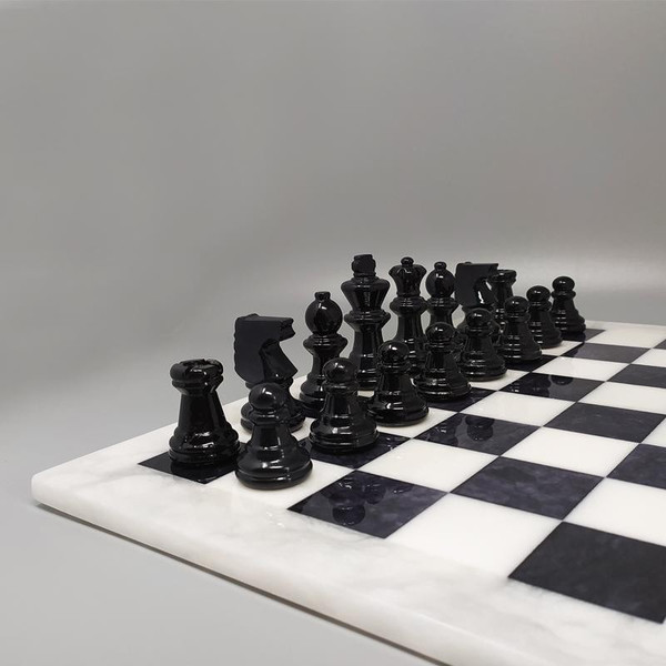 1970 Beautiful handmade Volterra alabaster black and white chess set. Made in Italy