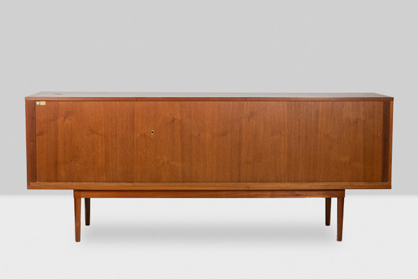 Peter Lovig Nielsen. Credenza in teak. Anni '70