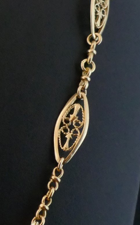 Filigree Mesh Necklace In 18k Yellow Gold.