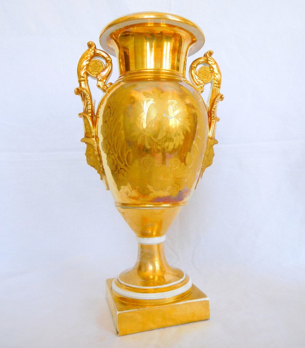 Fauveau Manufacture in Paris - Pair Of Large Empire Ornamental Vases In Golden Porcelain, 36cm