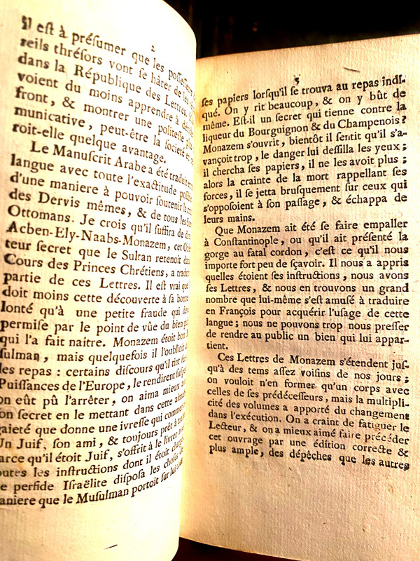 7 wunderschöne Bände in 12. In Amsterdam 1756: „Der Spion an den Höfen christlicher Fürsten“, wo Memoiren zur Geschichte dieses Jahrhunderts dienen