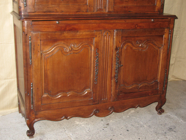 Zweiteiliges Charentes-Sideboard aus massivem Kirschholz, Ende des 18. Jahrhunderts, im Louis-XV-Stil