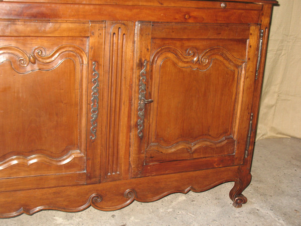 Zweiteiliges Charentes-Sideboard aus massivem Kirschholz, Ende des 18. Jahrhunderts, im Louis-XV-Stil