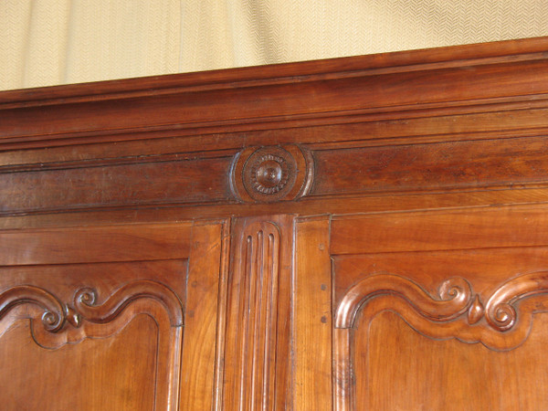 Zweiteiliges Charentes-Sideboard aus massivem Kirschholz, Ende des 18. Jahrhunderts, im Louis-XV-Stil